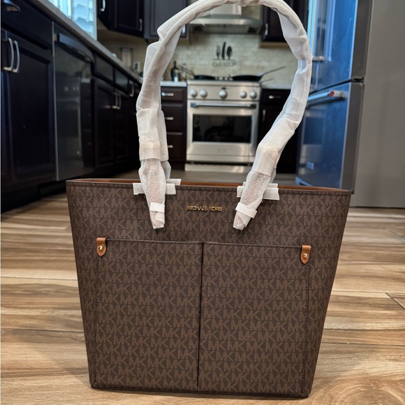 Michael Kors Jet Set Travel MD Double Zip Pocket Sig Brown - Picture 9 of 10